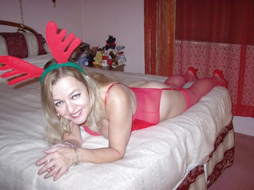 25P Alluring Granny! (Xmas Edition) GILF