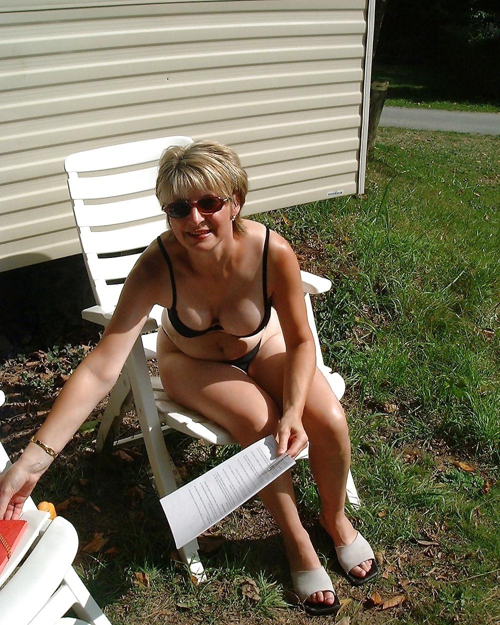 25P Only the best amateur mature ladies.81