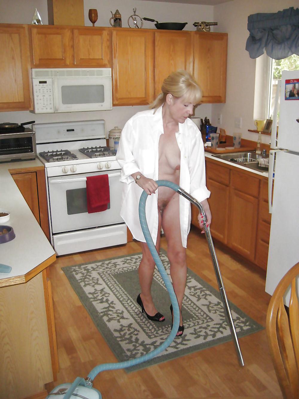 25P Only the best amateur mature ladies.81