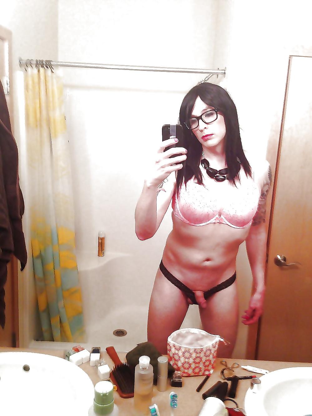 25P Amateur convicing crossdressers showing off lovely cocks