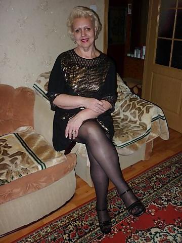19P Russians mature in pantyhose! Amateur!