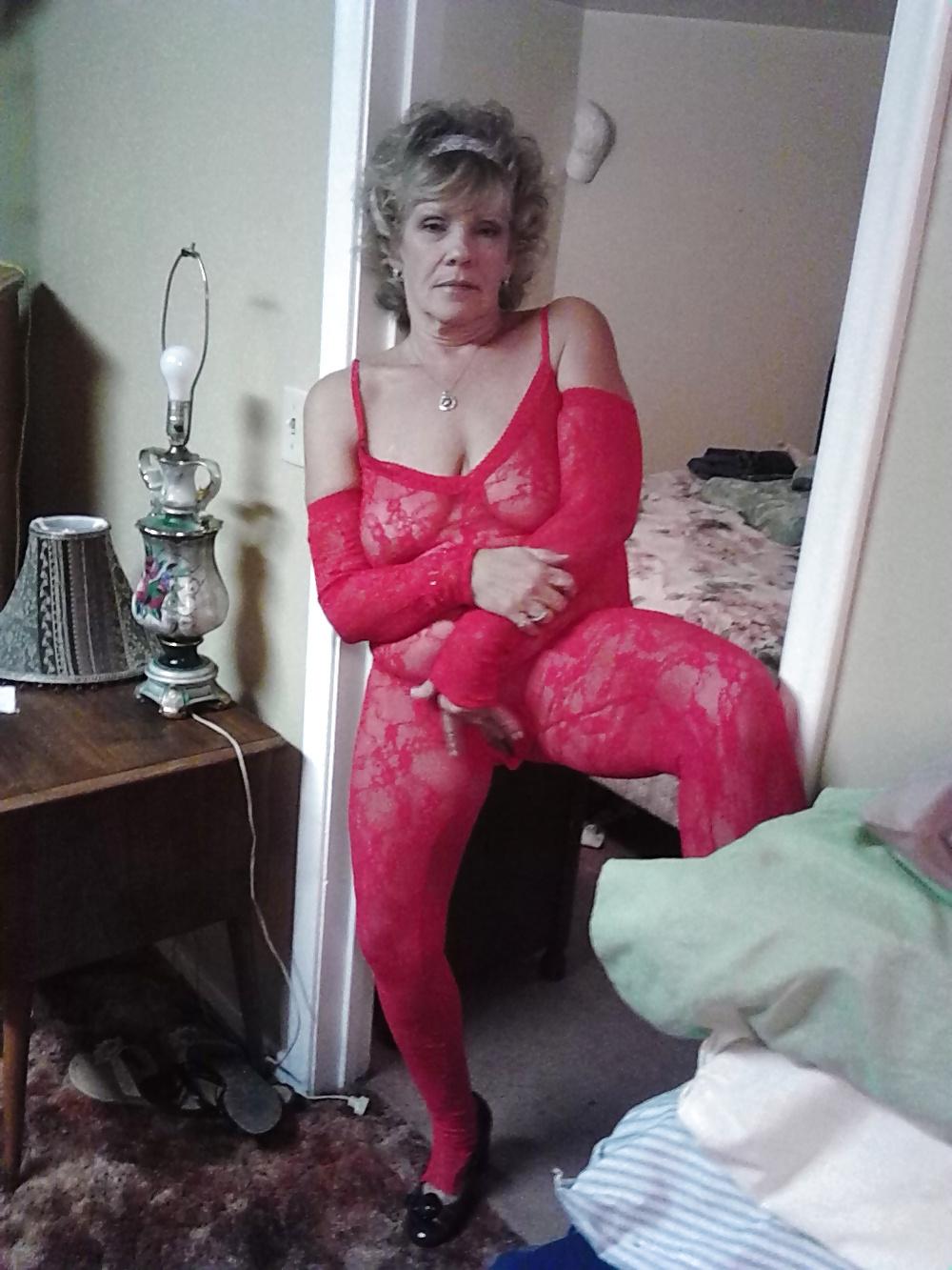 25P Amateur mature wife