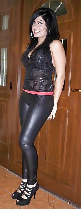 25P Amateur Chav Sluts Teens Bimbos Blondes Brunettes Milfs