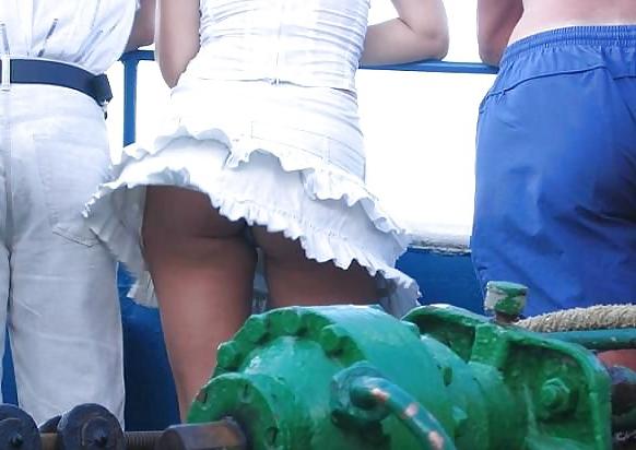 25P Amateur Upskirt Erotica By twistedworlds