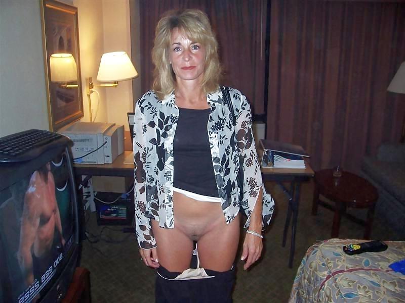 25P White panties 17:Amateur mature ladies.