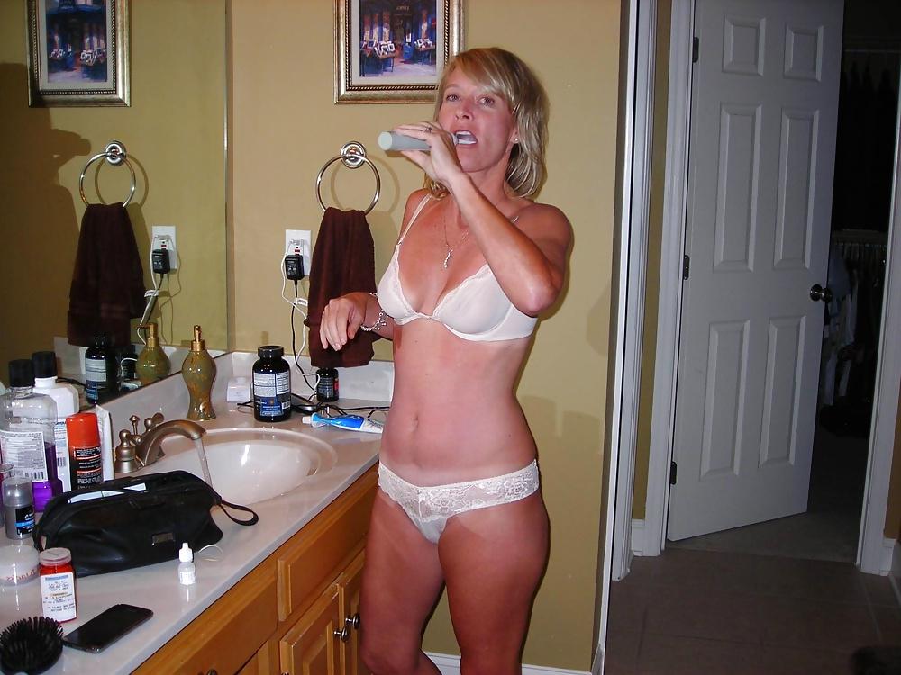 25P White panties 17:Amateur mature ladies.