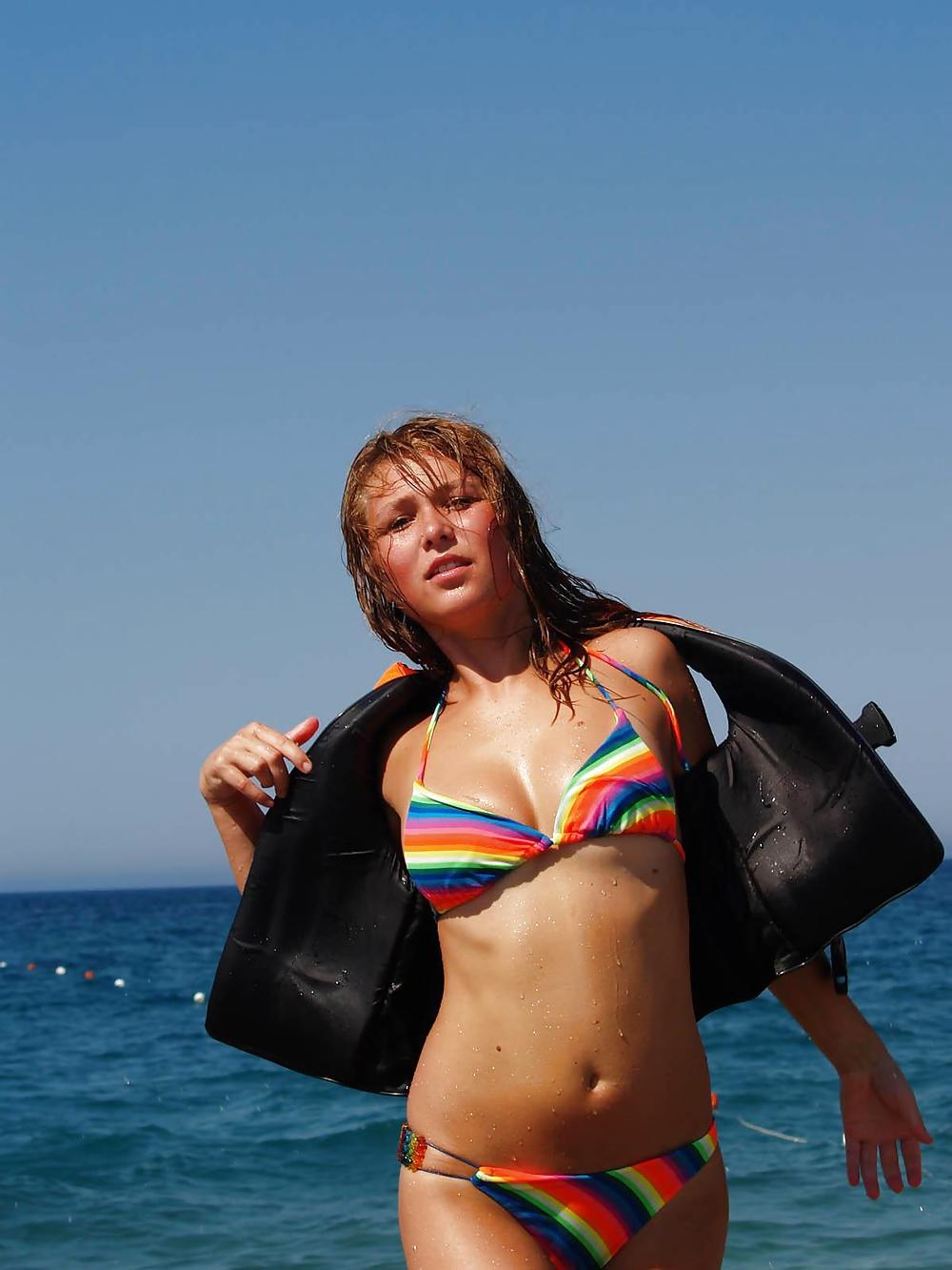 25P Bikini Amateur Teens