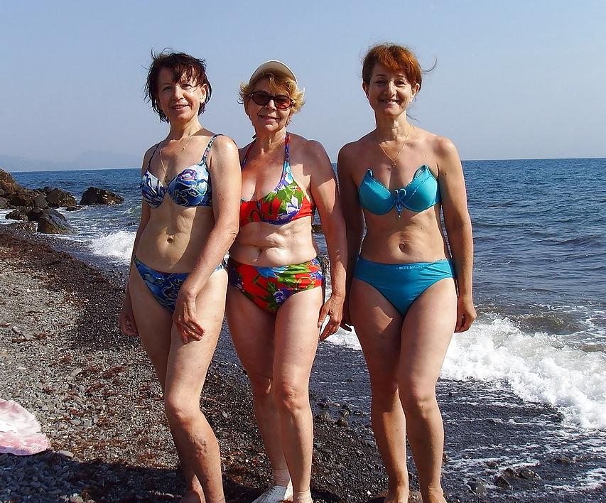 19P Mature Amateur Ladies 3