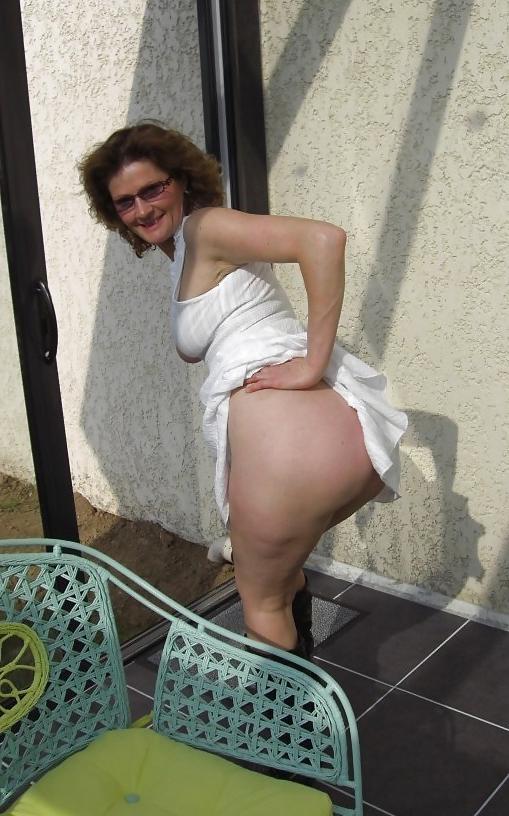 25P French amateur exhib mature milf blonde