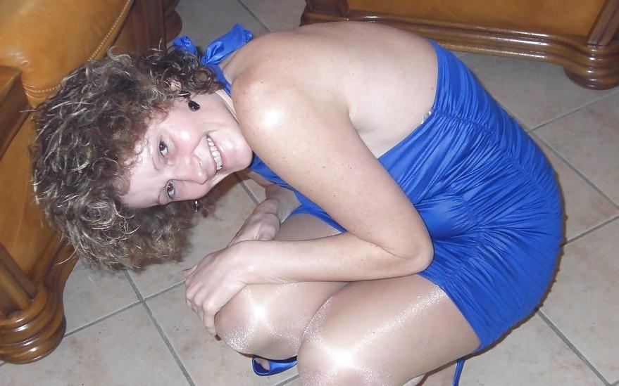 25P French amateur exhib mature milf blonde