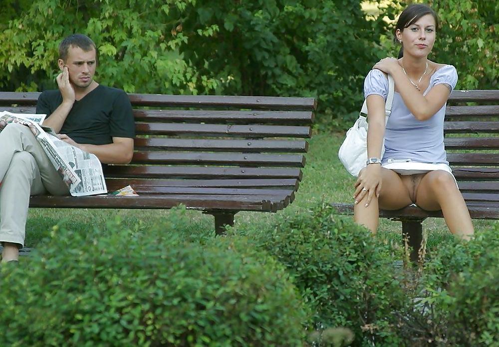 19P Amateur Pussy-Pics in public  