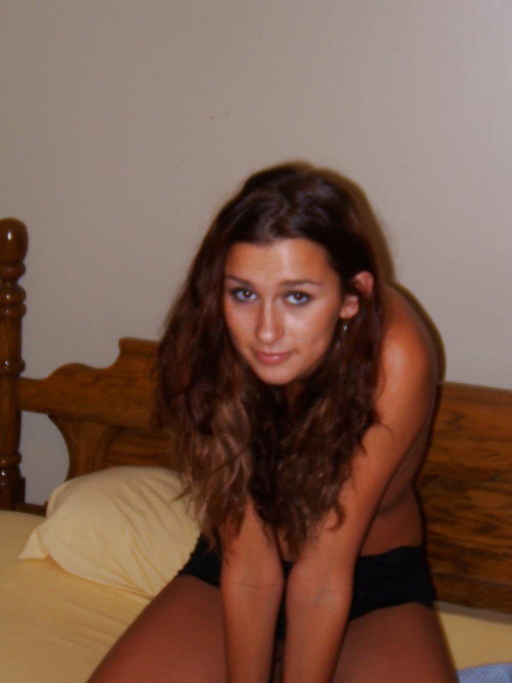 25P Amateur Young Brunette Teen