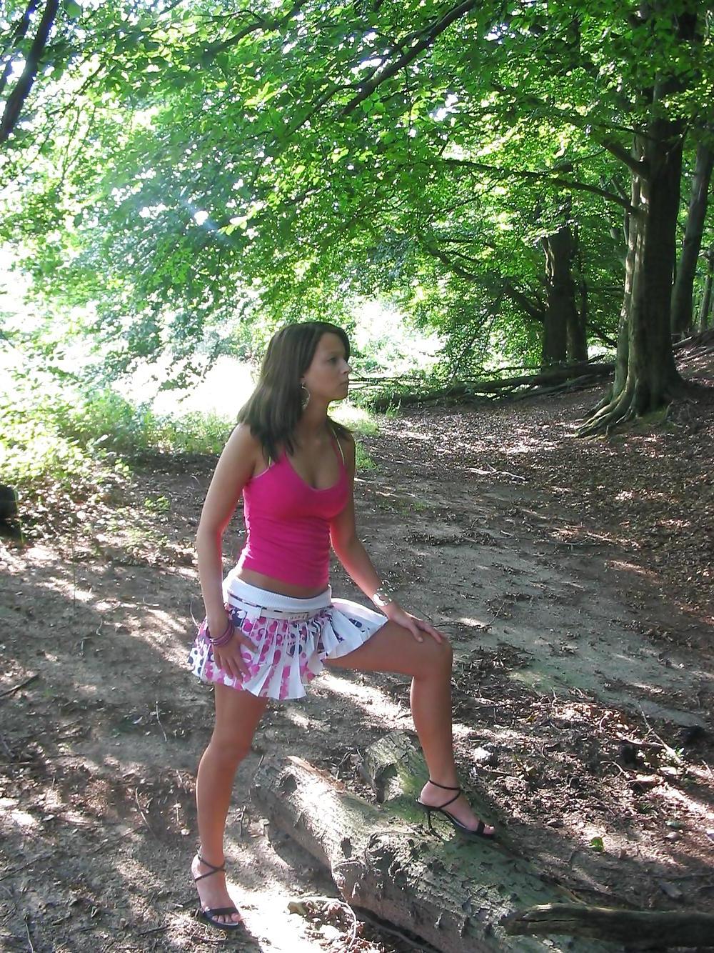 25P Amateur Young Brunette Teen