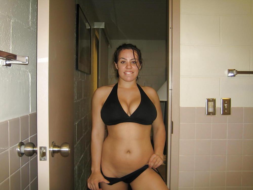 25P Young Amateur Girl With Big Boobs