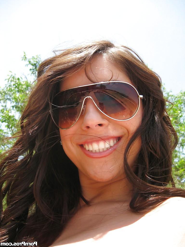 16P Latina babe Miley Ann stripping outdoor and makes amateur shots