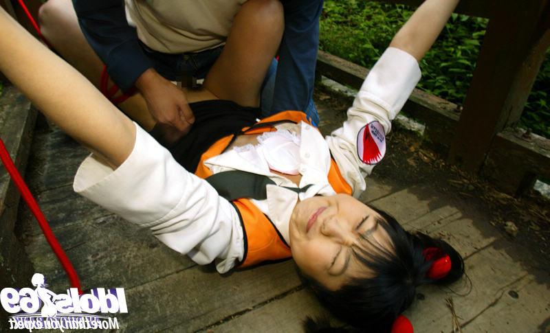 16P Submissive asian babe gets bound and roughly fucked outdoor