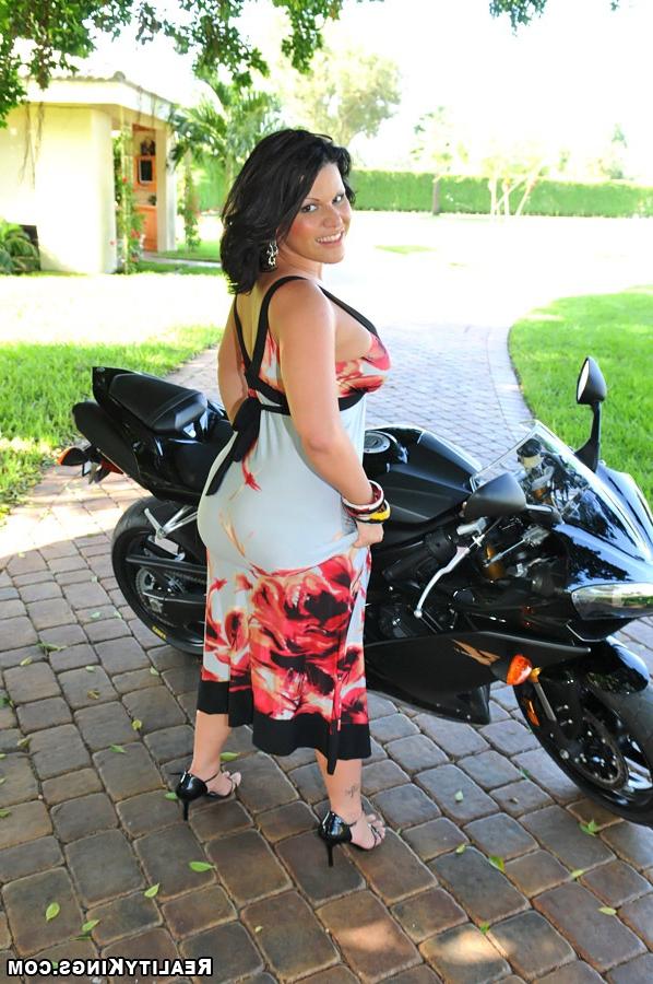 16P BBW milf boobs shown alfresco before devastating hardcore sex