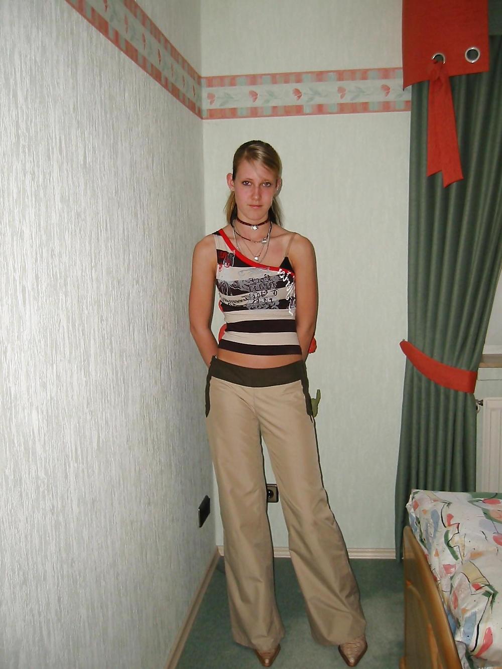 25P Sexy Cute Skinny Amateur Teen