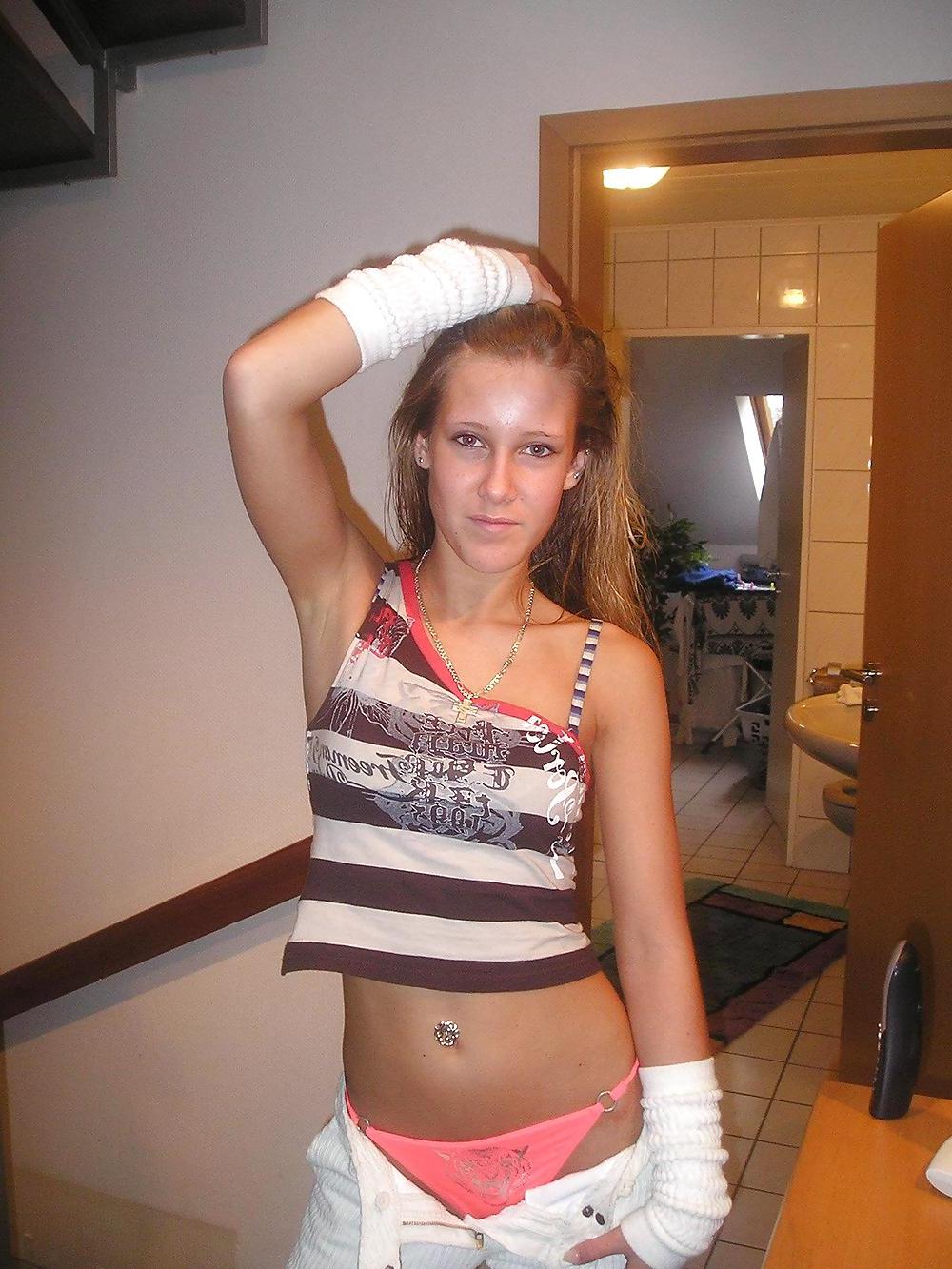 25P Sexy Cute Skinny Amateur Teen