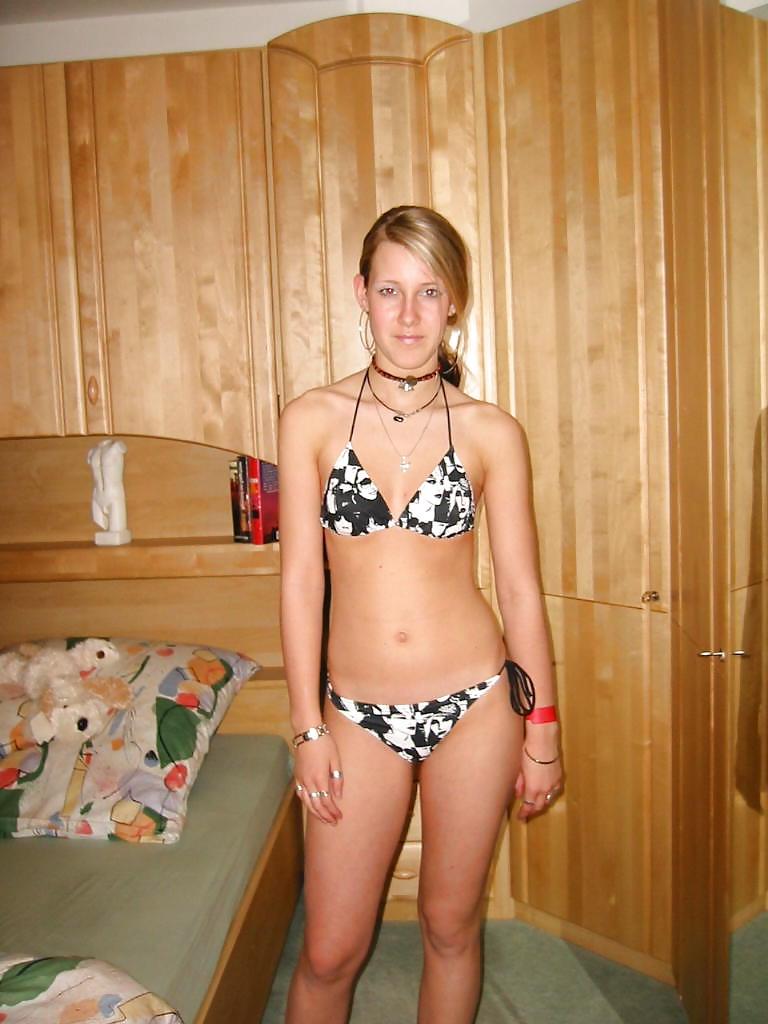 25P Sexy Cute Skinny Amateur Teen
