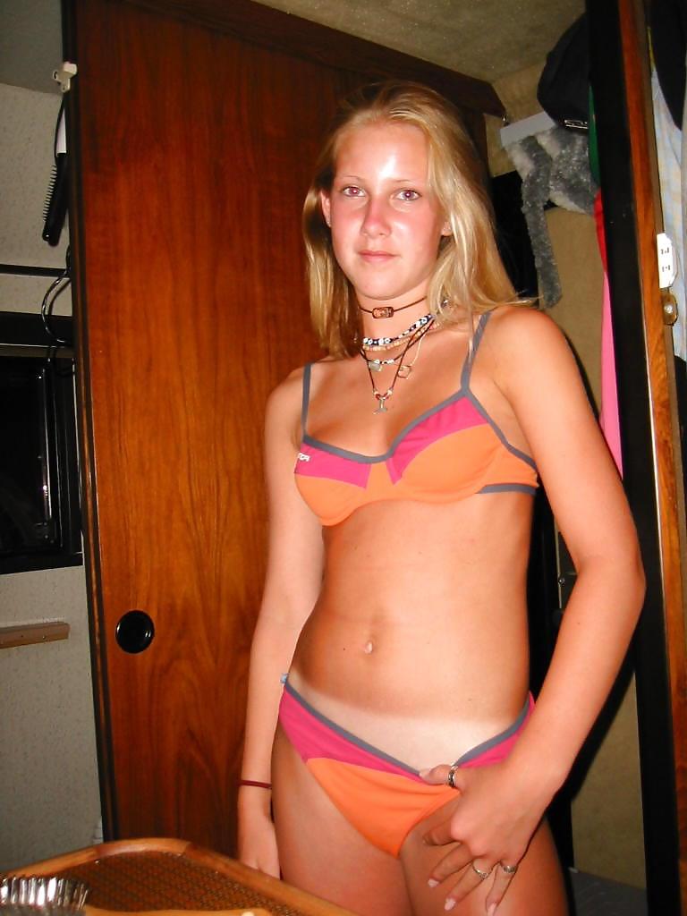 25P Sexy Cute Skinny Amateur Teen