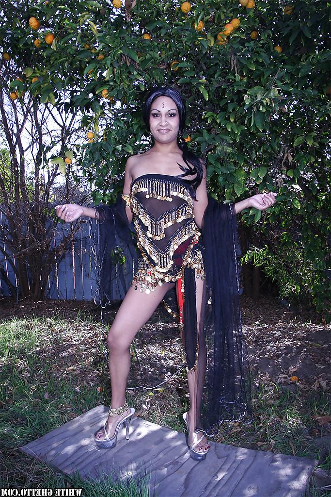16P Naughty indian ladie on high heels revealing her nice tits outdoor