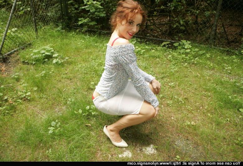 12P Filthy mature babe in stockings uncovering her fuckable body outdoor