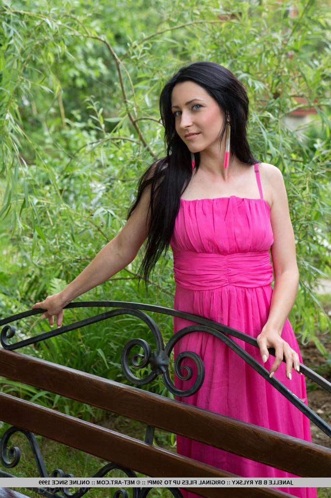 18P Skinny dark haired glamour babe Janelle B spreading bald teen cunt outdoors