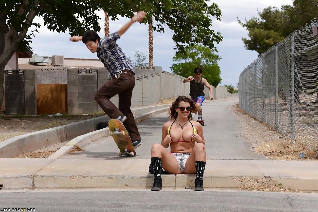 16P Teen with big tits Keisha loves to be fucked in her pussy outdoor