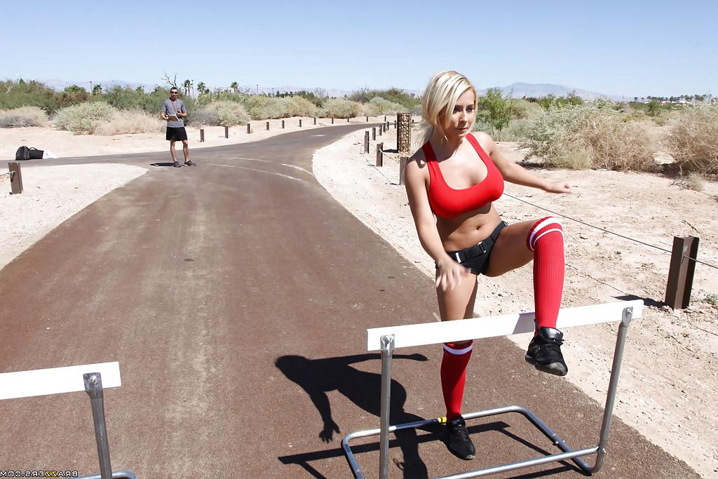 16P Blonde Madison Ivy with big tits combines sport and sex outdoor