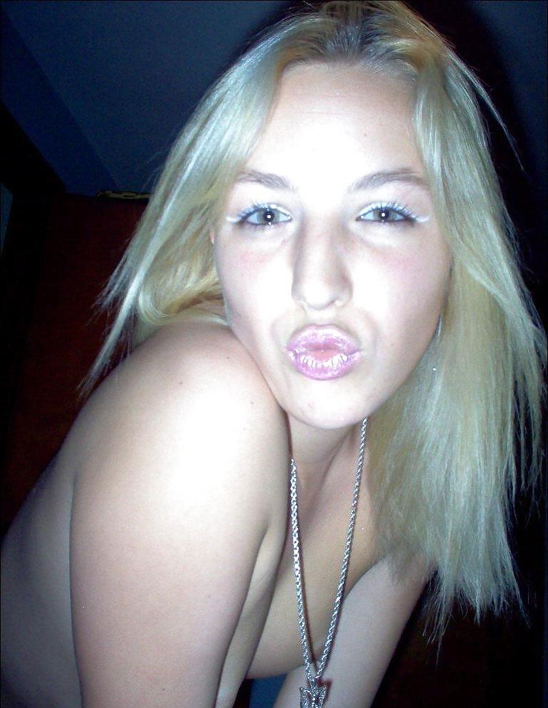25P BLONDE HORNY AMATEUR SLUT