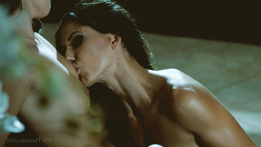 16P Alexa Thomas and Clea Gaultier pleasure each other in "Alluring"