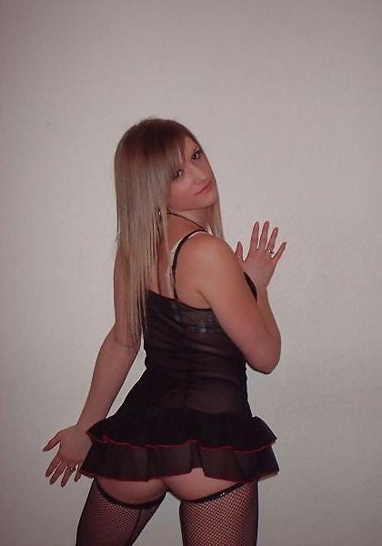 6P Amateur blonde teen
