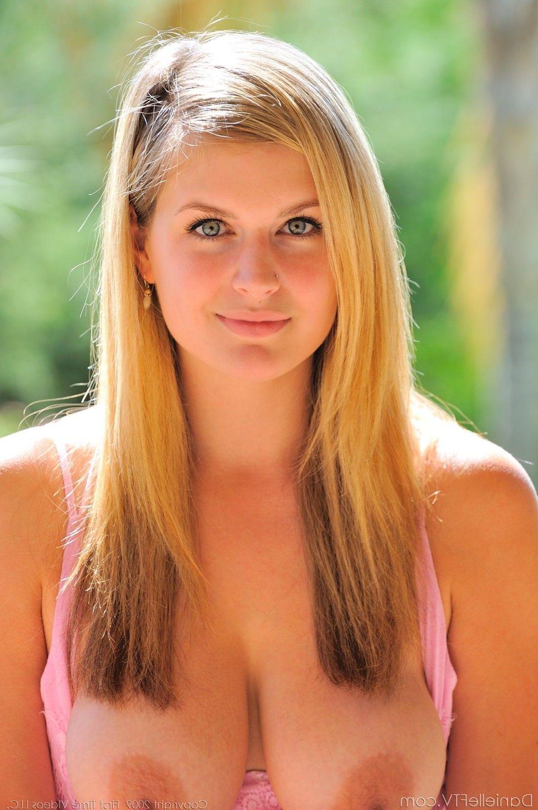15P Pictures of Danielle FTV getting her pussy all wet for you
