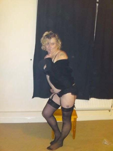 10P Amateur mature stockings