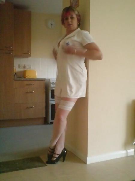 10P Amateur mature stockings