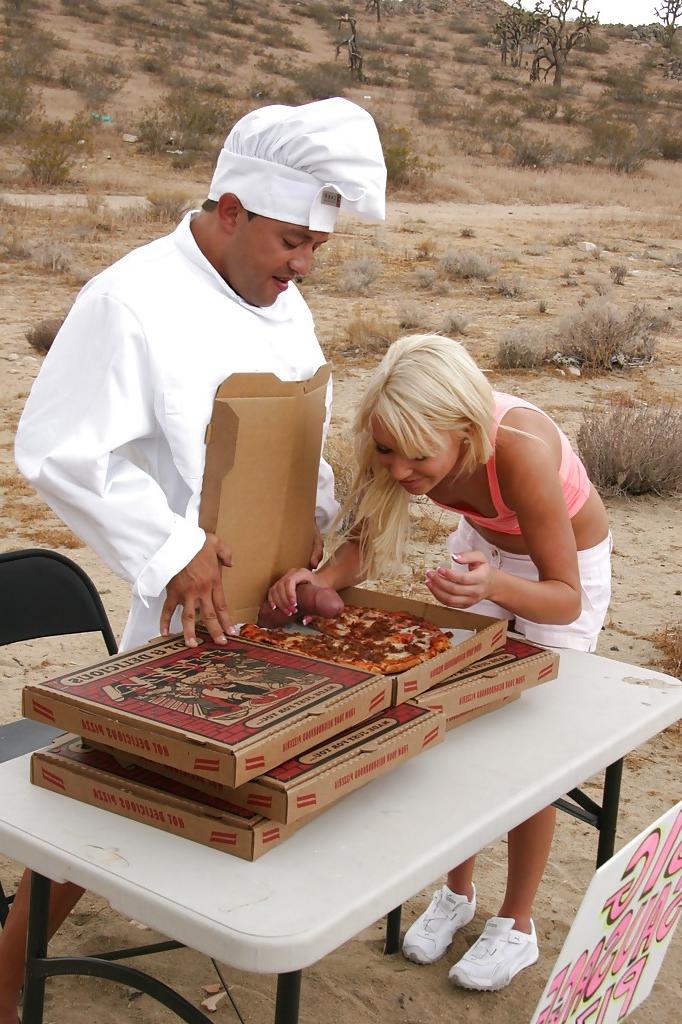 16P Slutty blonde Kacey Jordan gets banged by a horny pizza-guy outdoor