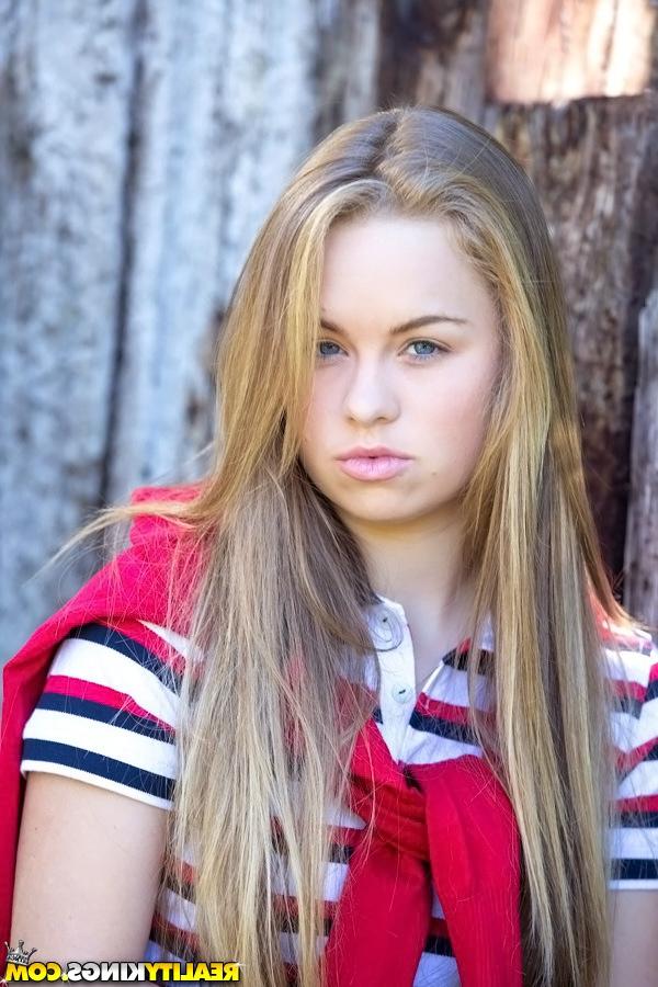 16P Teenage cutie Madison Chandler uncovering her tempting curves outdoor