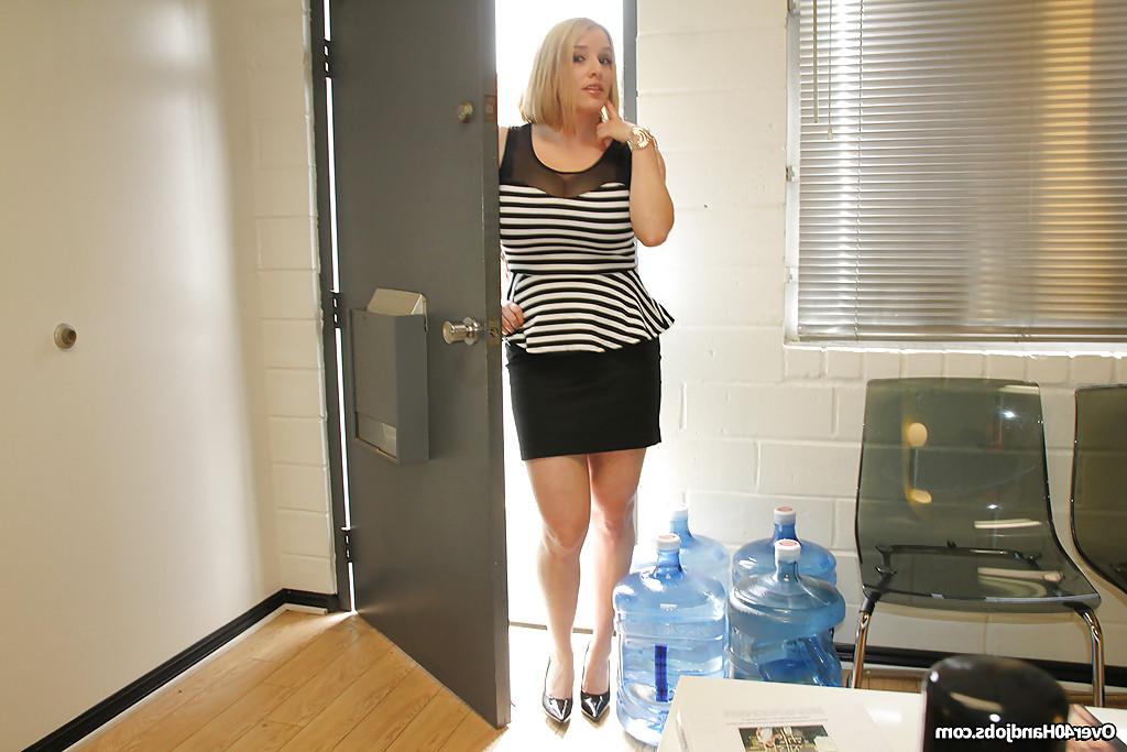 16P Alluring blonde MILF slowly uncovering her wooing all natural curves