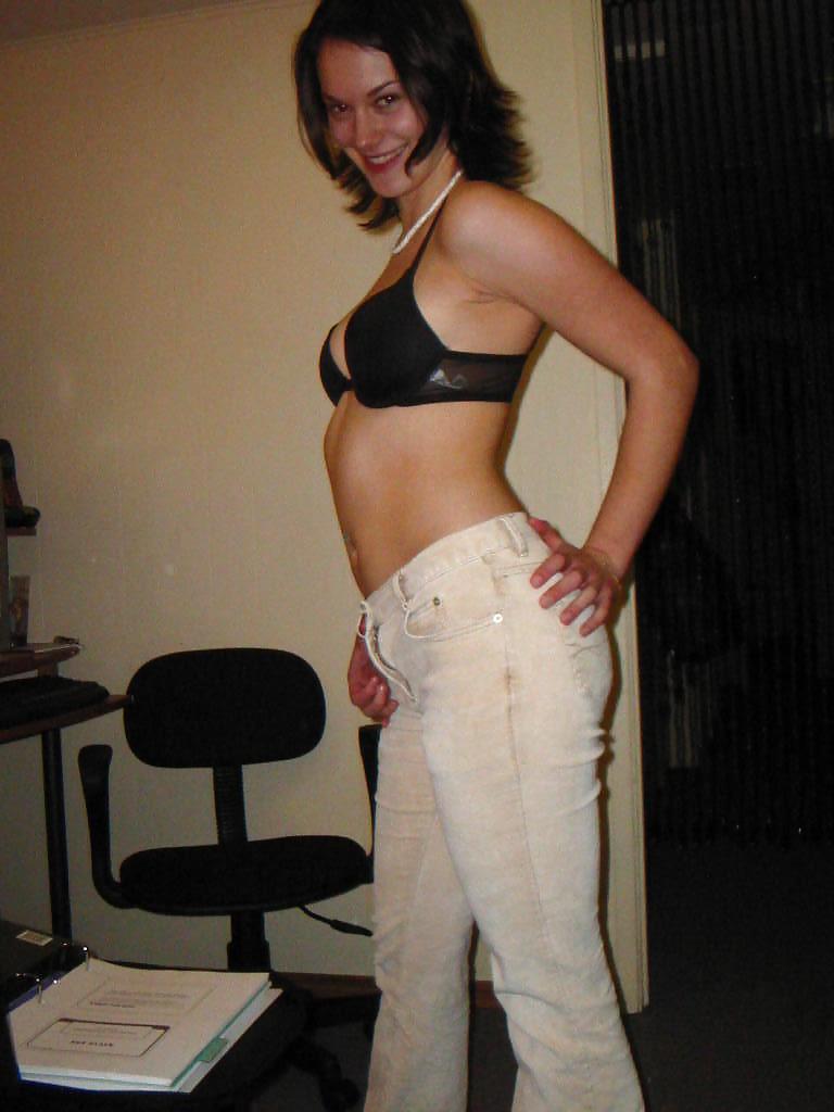25P Amateur Young Brunette Teen