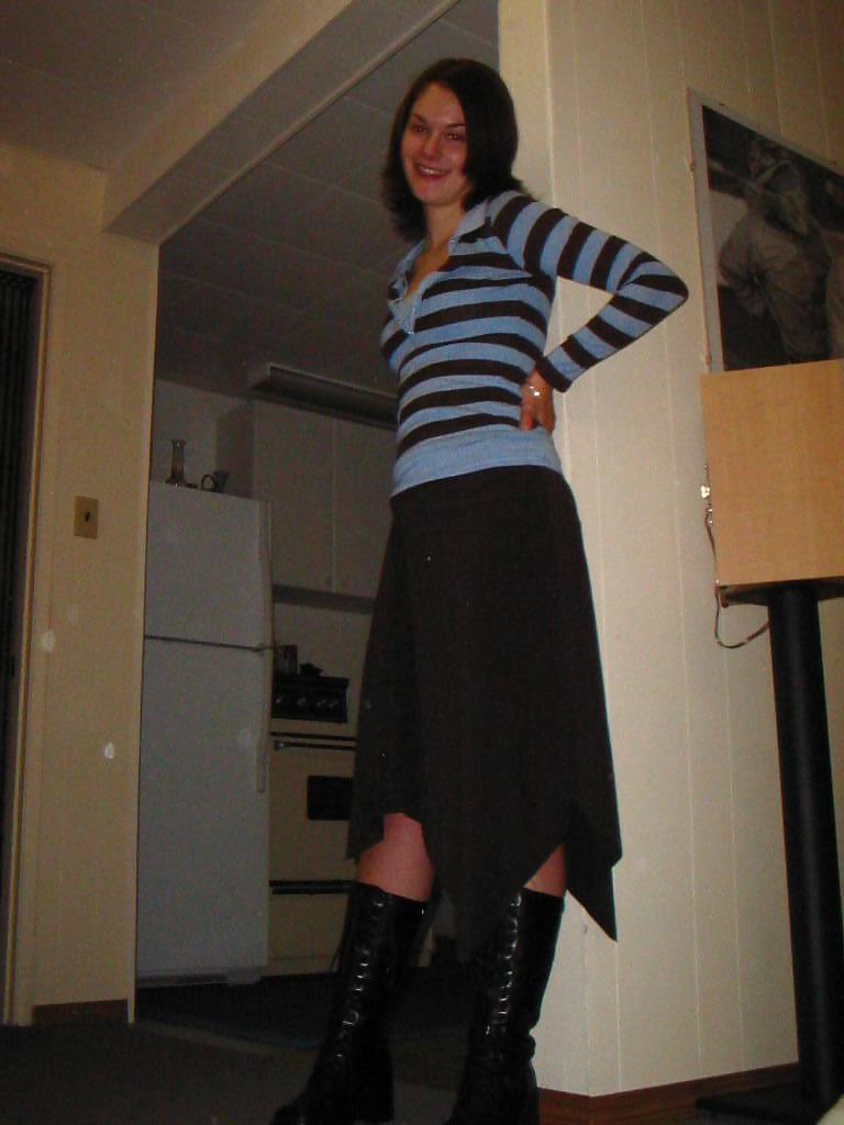 25P Amateur Young Brunette Teen