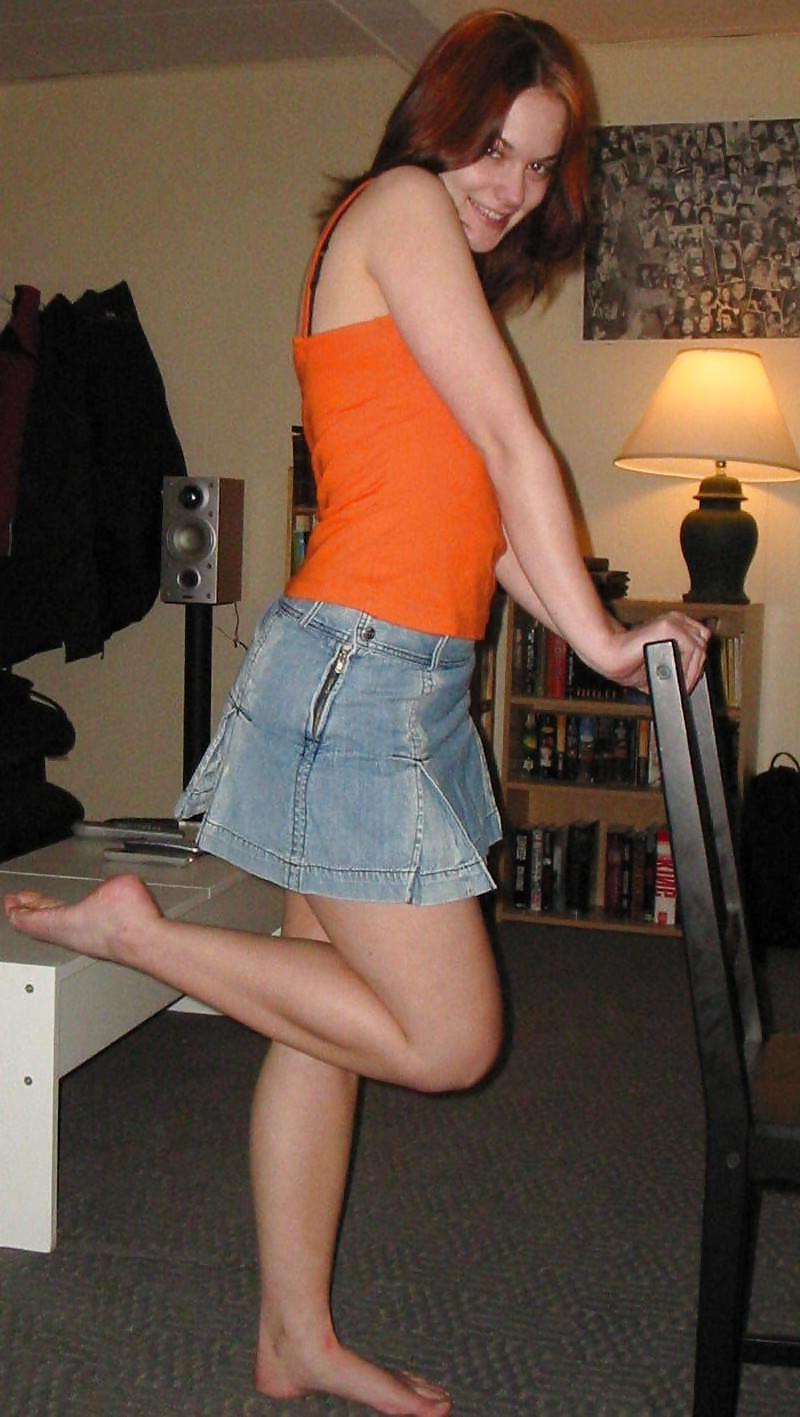 25P Amateur Young Brunette Teen