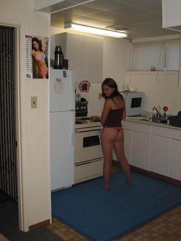 25P Amateur Young Brunette Teen
