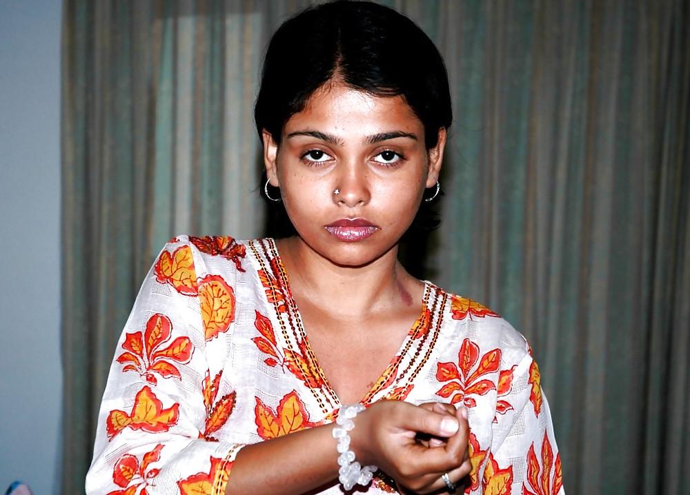 25P CHUBBY INDIAN AMATEUR....SO BEAUTIFUL !!!