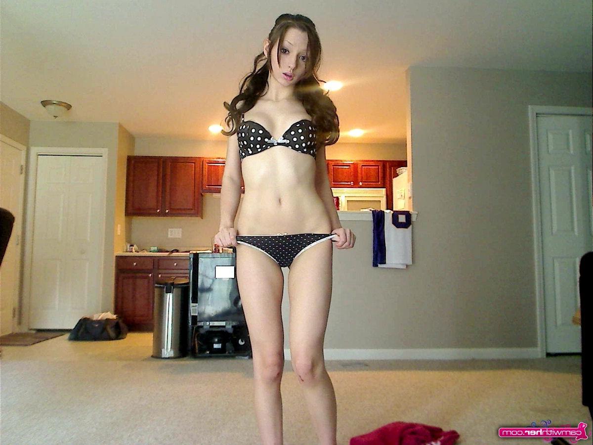 12P Alluring cam girl Alara in a sexy polka dots outfit