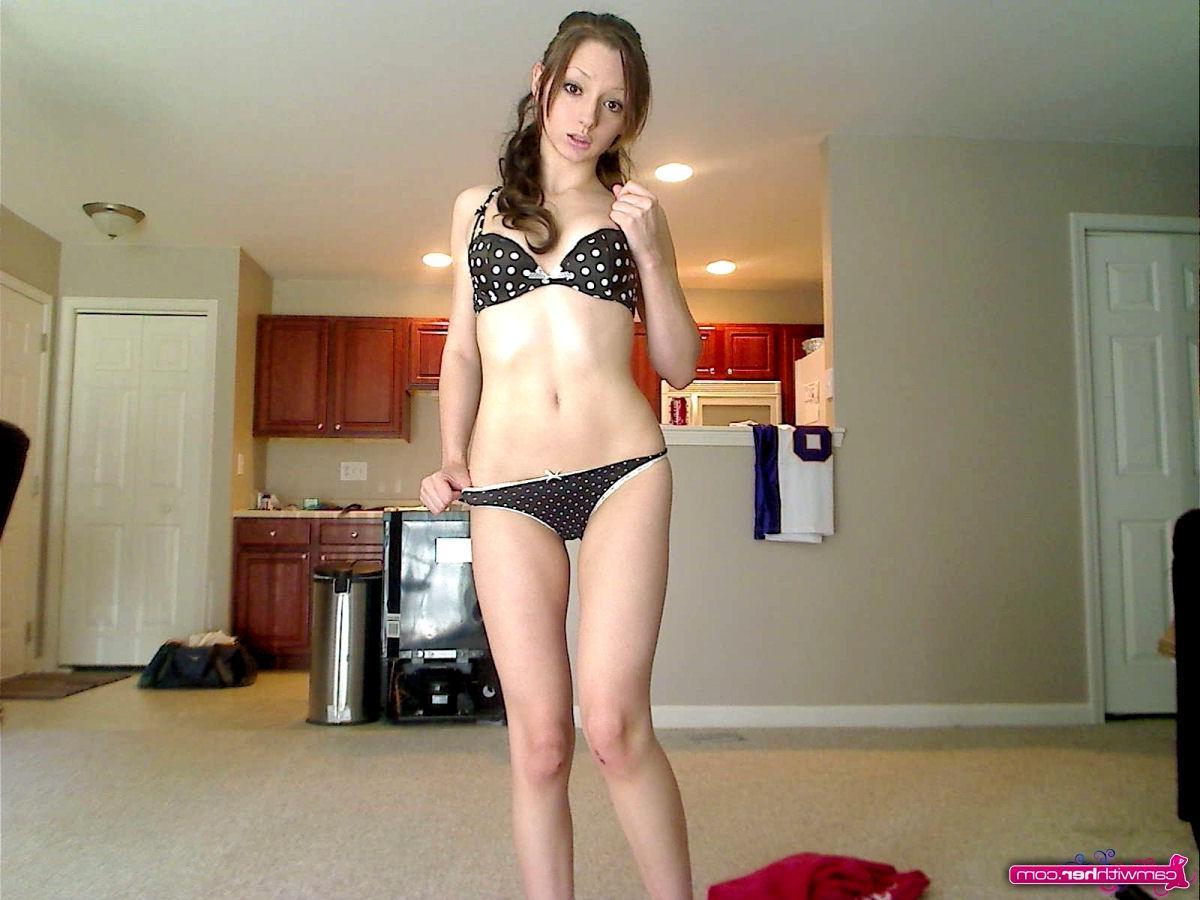 12P Alluring cam girl Alara in a sexy polka dots outfit