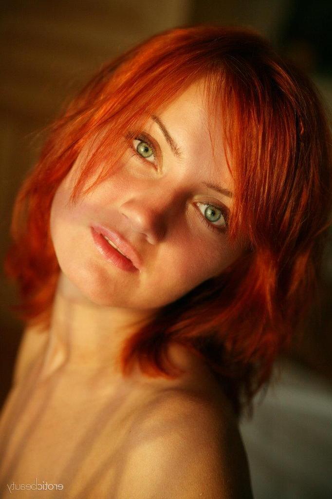 16P The sultry redhead Tamina puts on a dazzling show, flaunting her smooth body and firm assets on the series Red Top.