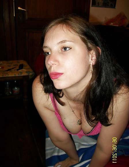 25P FRENCH SLUT - New horny young amateur bitch 2011 - Angelique