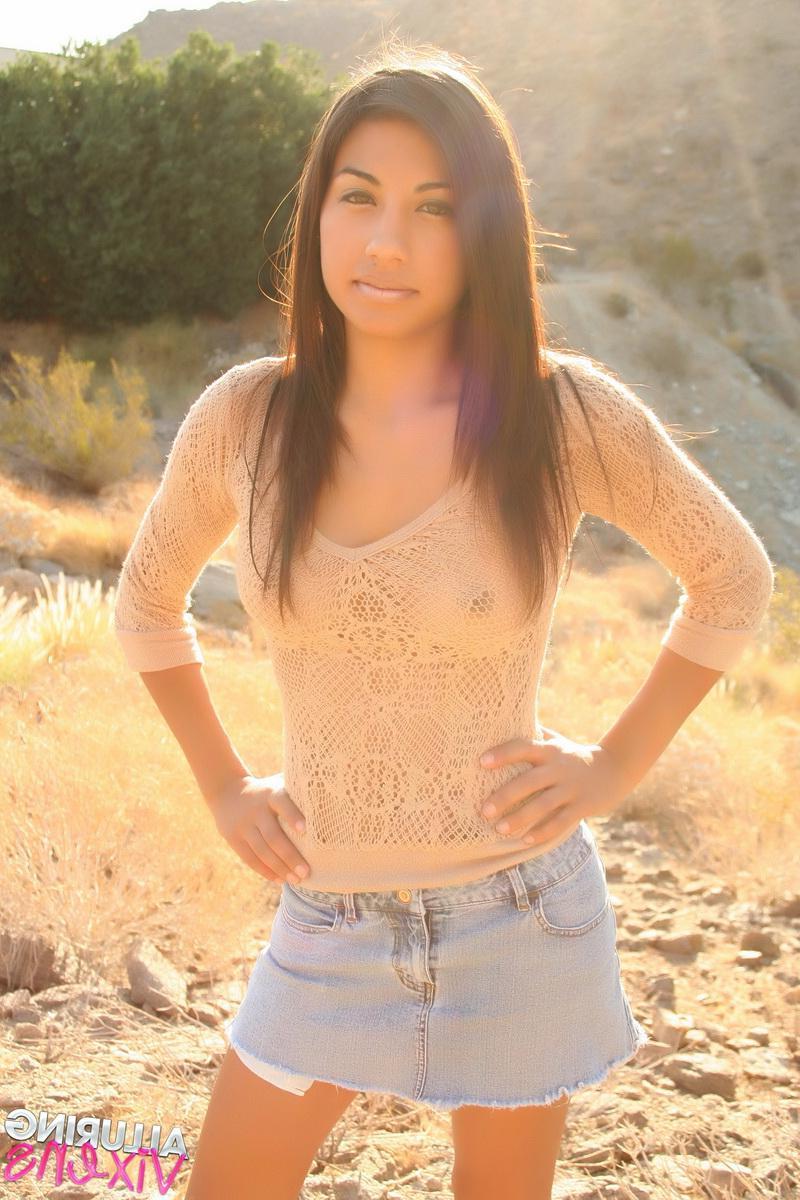 12P Perky babe Britt teases outdoors in her skimpy little outfits