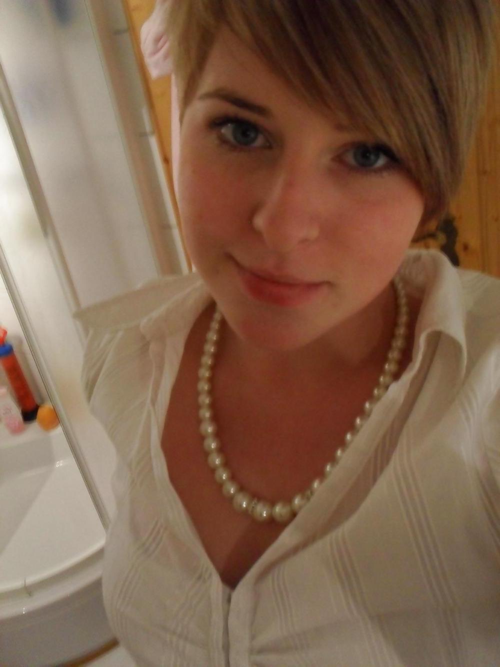 25P Sexy german amateur homemade ex-girlfriend masturbate Part 2